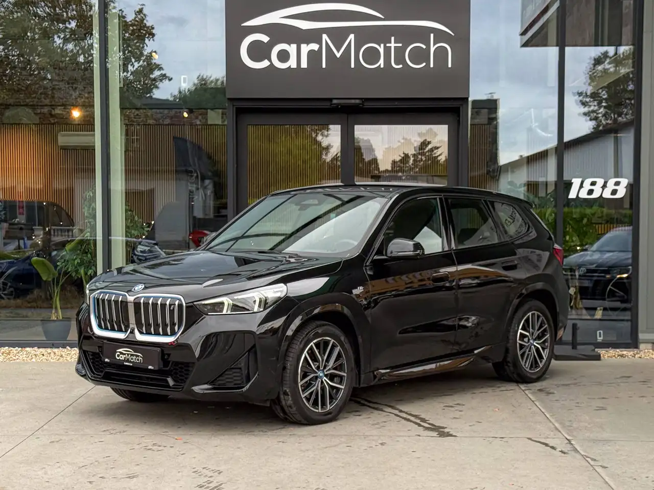 BMW iX1